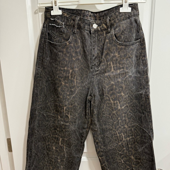 SHEIN Denim - relaxed leopard jeans